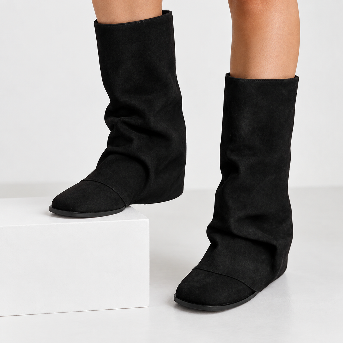 Women’s Cowhide Leather Mid-Calf Boots – Slouchy Low-Heel Pull-On Style for Autumn and Winter Wear