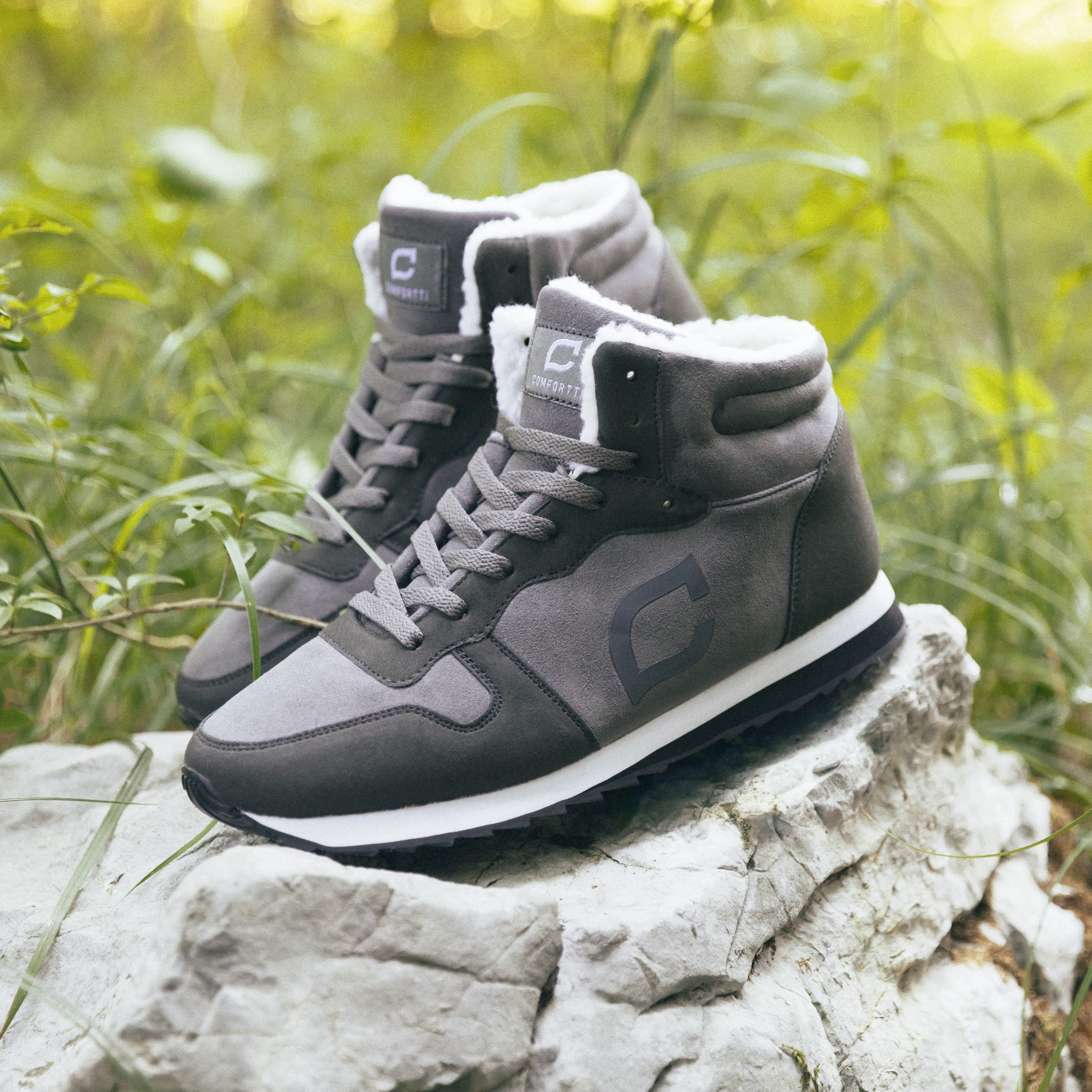 Men’s Warm-Lined Winter Shoes – Slip-Resistant High-Top Trainers for Cold-Weather Walking
