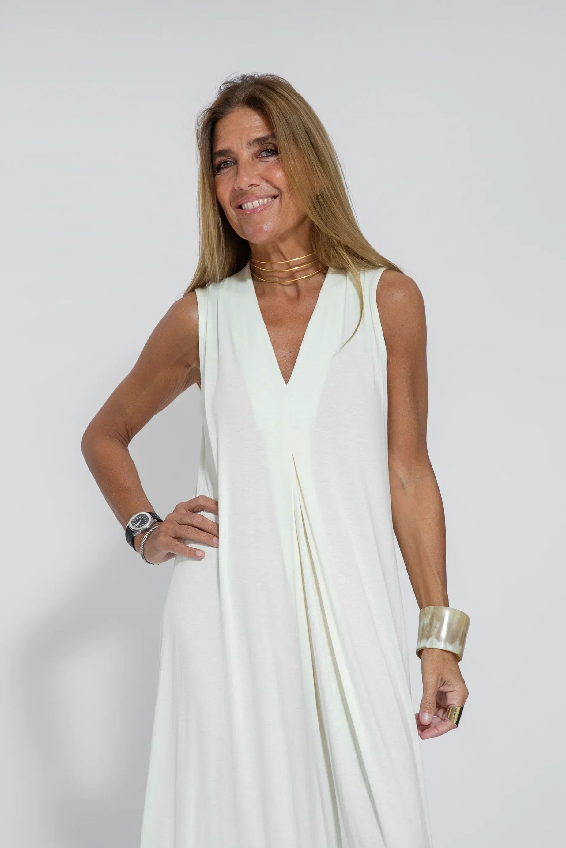 Női ujjatlan V-nyakú, légies maxi estélyi ruha