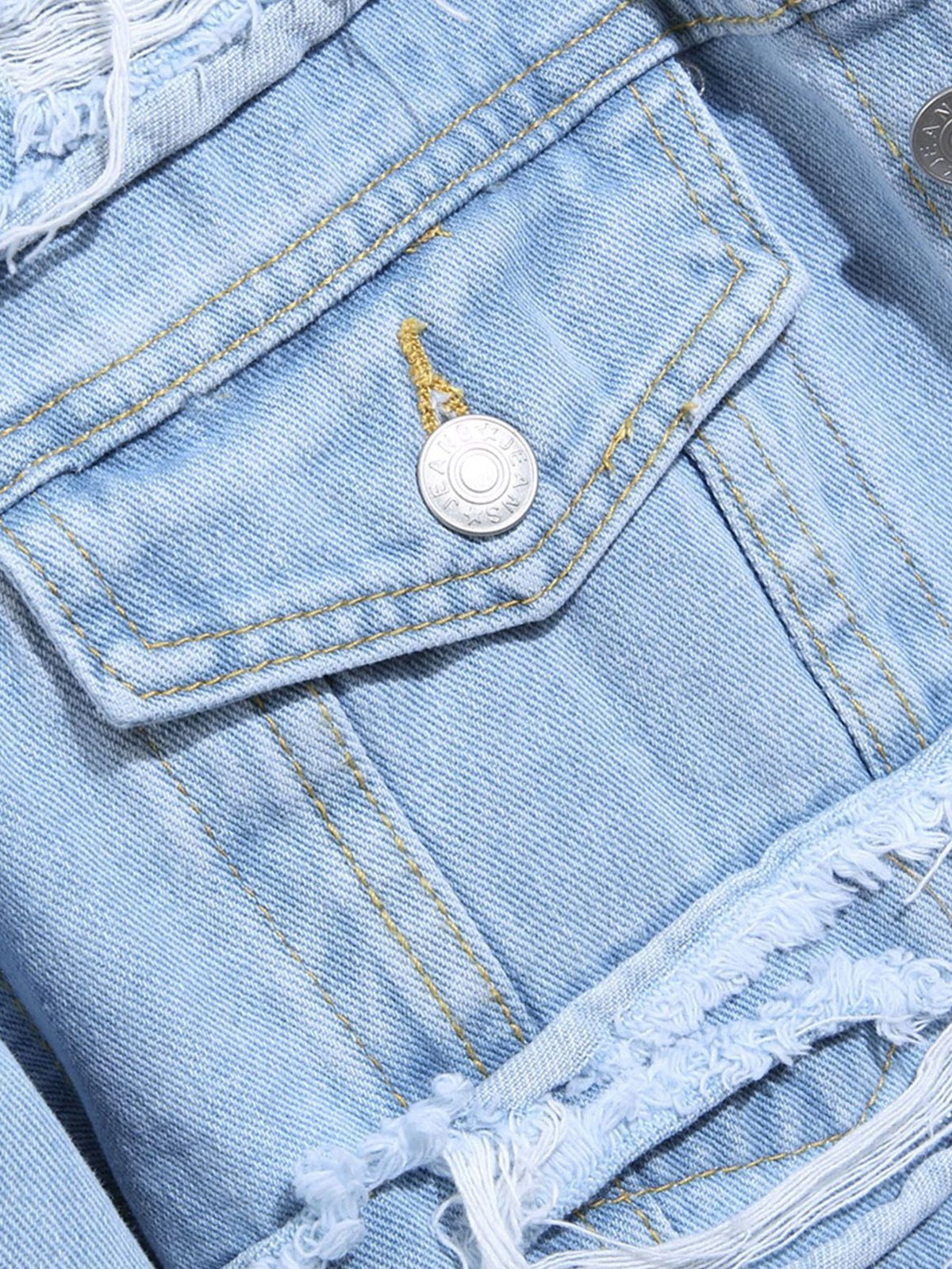 Men’s Distressed Denim Trucker Jacket with Frayed Detailing – Relaxed Fit Casual Streetwear Outerwear for Spring and Autumn