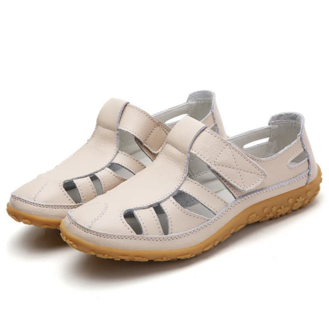 Damen-Sandalen mit geschlossener Zehenpartie und verstellbarem Riemen – Lässige Schuhe mit Aussparungen für jeden Sommertag