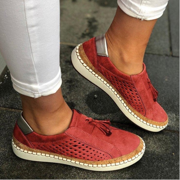 Damesneakers med perforering og slip-on-design – lette vandresko med kvastdetalje og plateau til rejser, weekendture, shopping, afslappet bybrug og hverdagsstil om sommeren