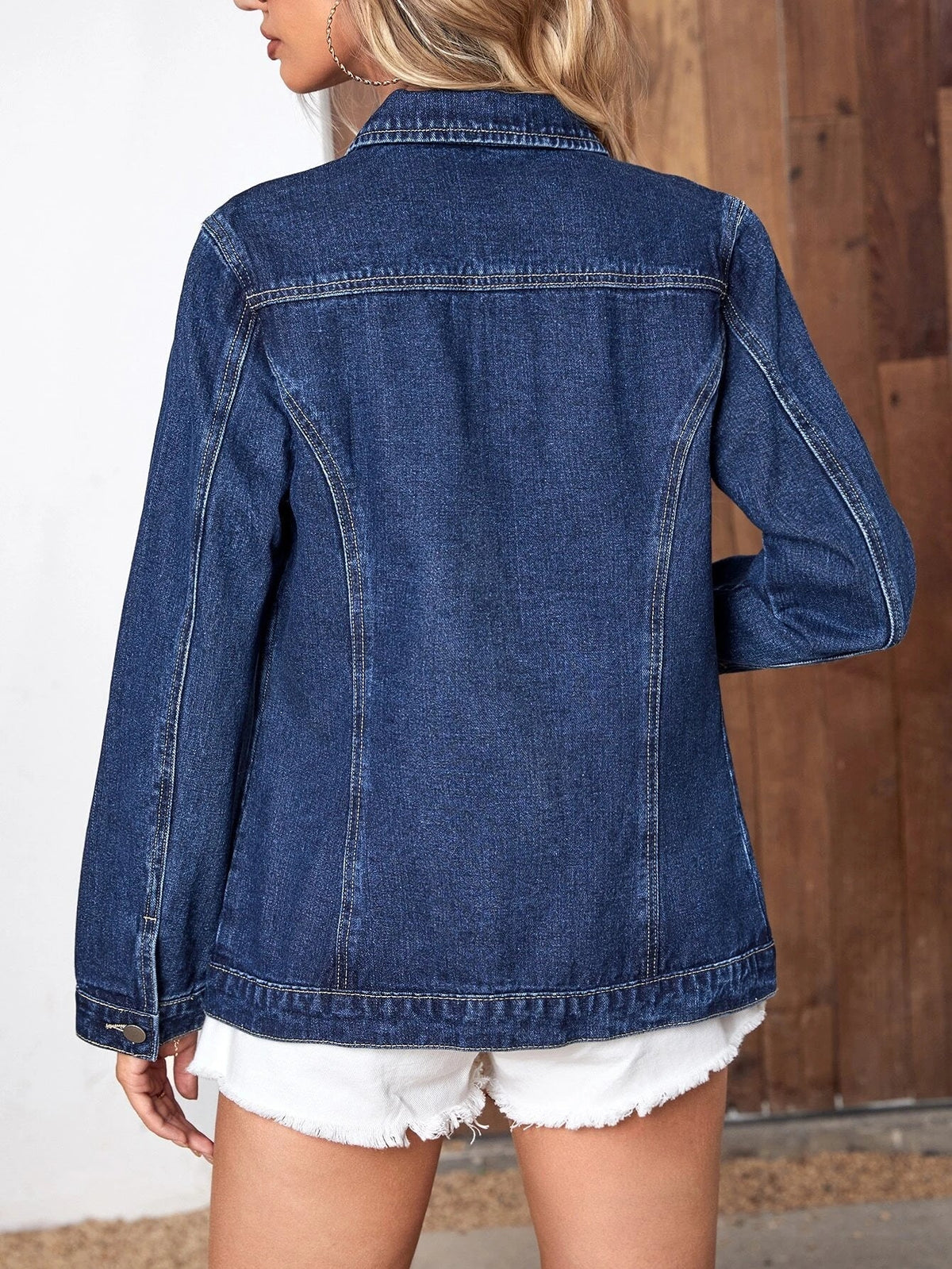 Women's Classic Oversized Denim Jacket with Washed Finish and Button Front – Relaxed Fit Long Sleeve Casual Outerwear with Chest Pockets and Shirt Collar for Spring and Autumn Everyday Streetwear