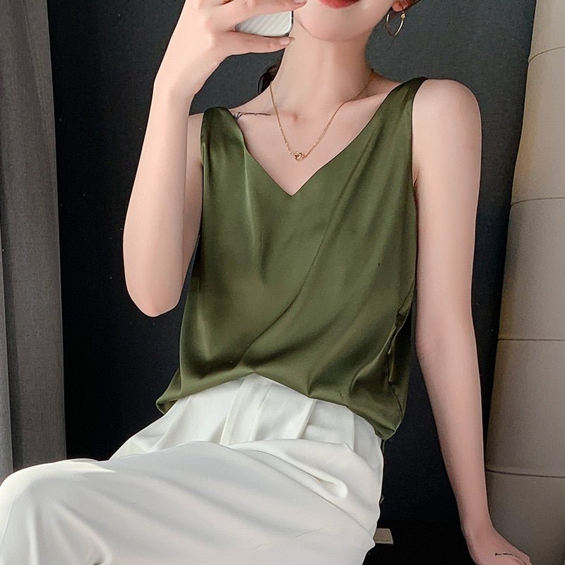 Top de cetim feminino sem mangas e com decote em V – estilo elegante de verão para o escritório e para a noite