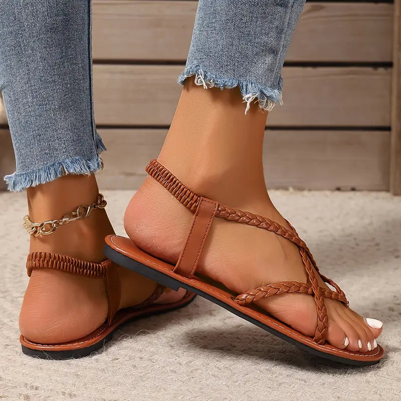 Sandales plates tressées pour femmes – chaussures à brides sécurisées pour les promenades de printemps et d’été