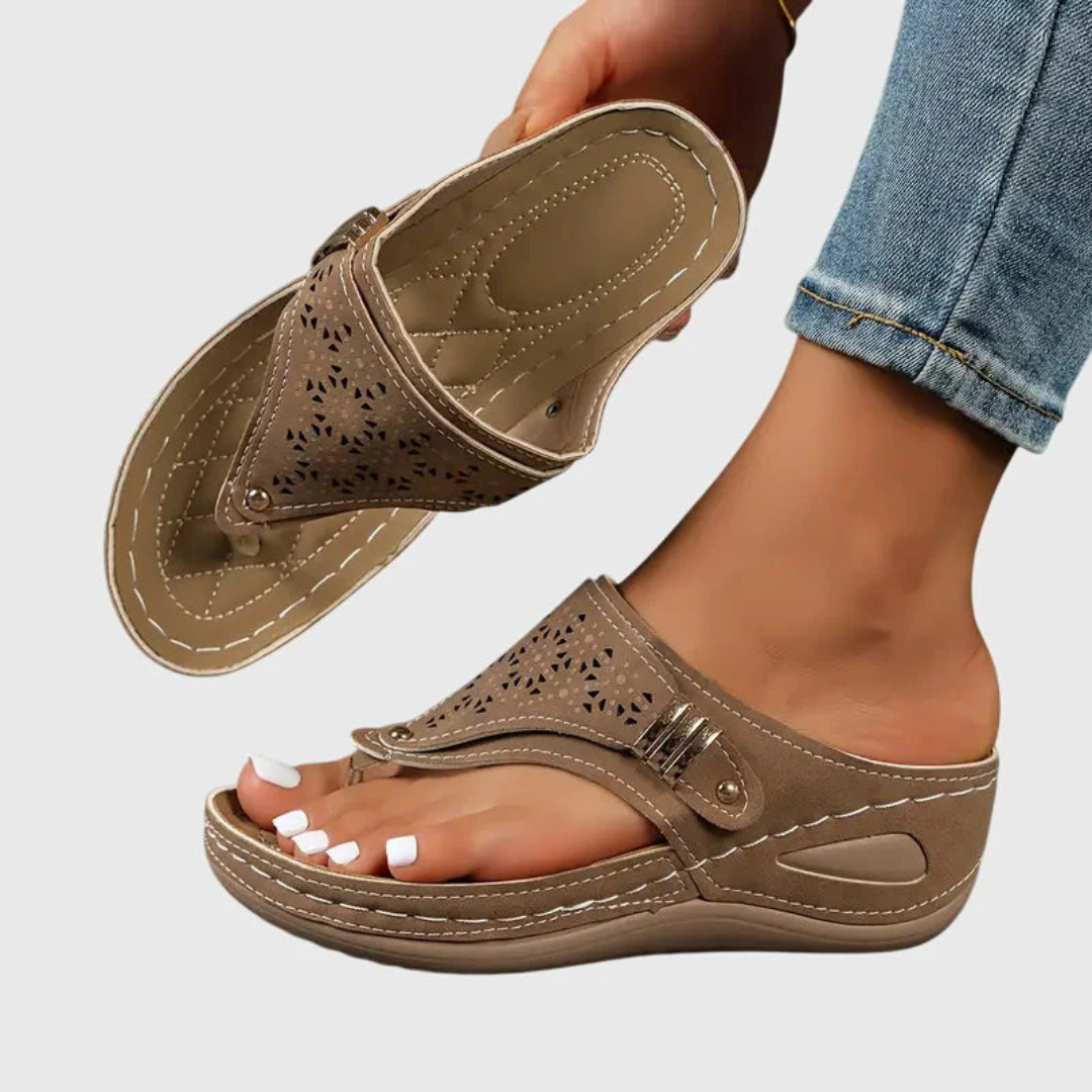 Sandales tongs rembourrées pour femmes – chaussures plates à enfiler pour un usage quotidien en été