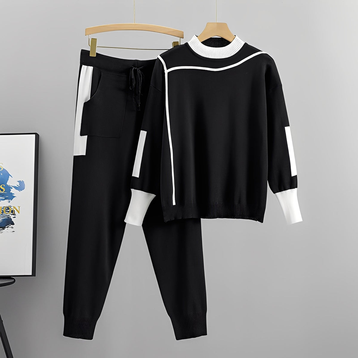 Set pentru femei cu bluză sport cu mâneci lungi și borduri contrastante și pantaloni jogger - ținută sportivă relaxată din două piese pentru purtare casual de zi cu zi