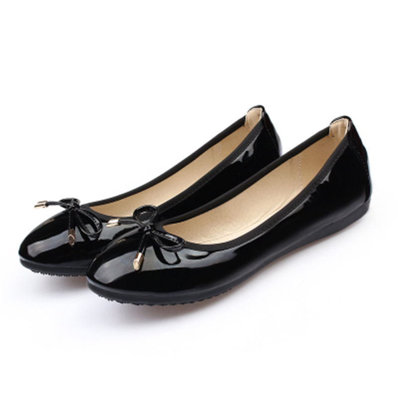 Women’s Patent-Look Ballet Flats – Bow-Detail Round-Toe Slip-On Shoes for Office Everyday and Smart Casual Wear