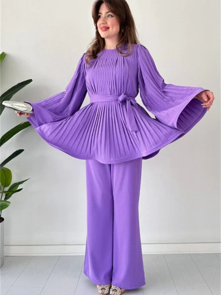 Ensemble pour femme composé d'un haut plissé à ceinture et d'un pantalon à jambes larges - Tenue élégante deux pièces à manches cloche fluides pour le travail et les occasions spéciales