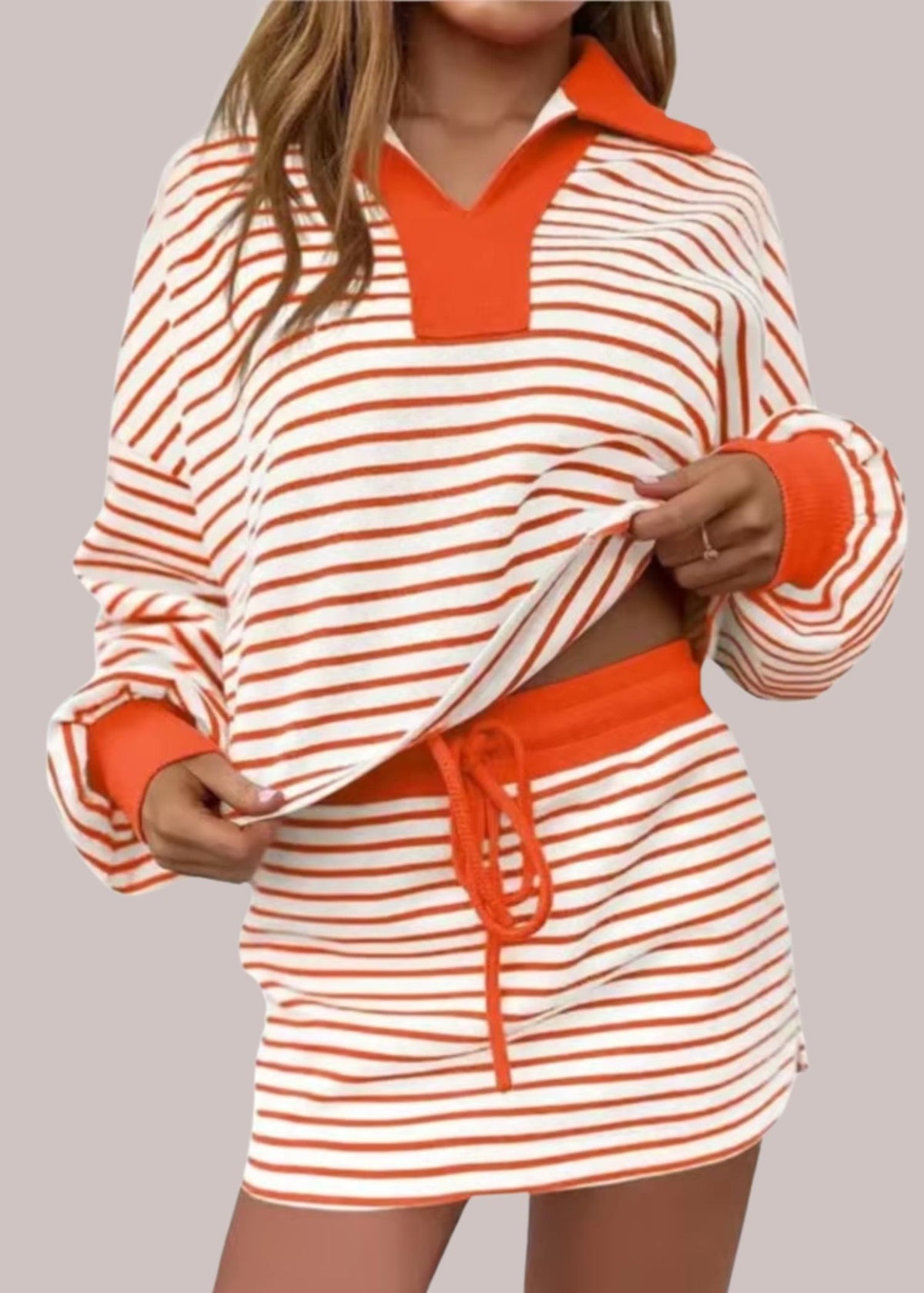 Set de damă cu top polo lejer cu mâneci lungi și fustă-pantalon cu șnur - ținută de vară imprimată din două piese pentru ținute casual de zi cu zi