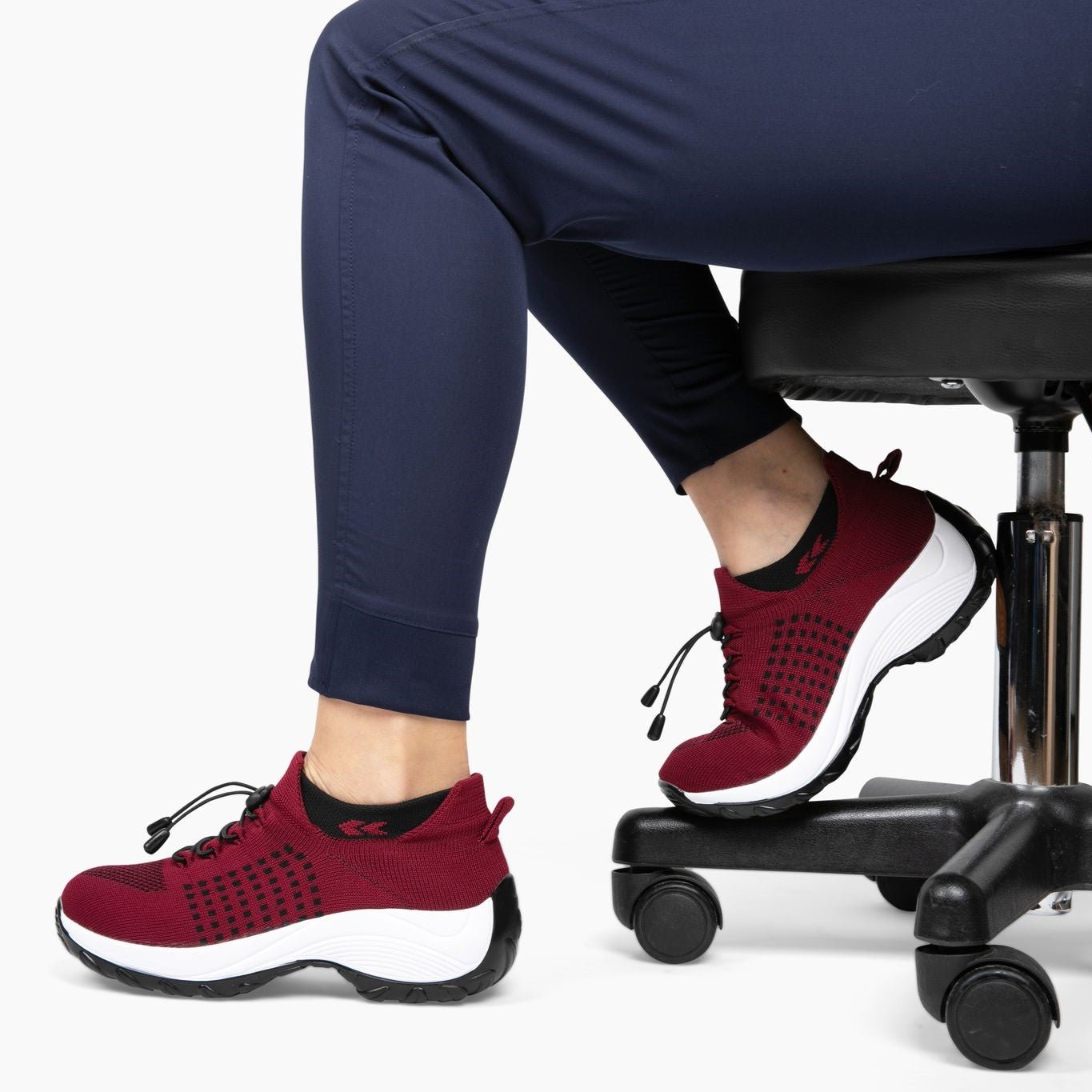 Women’s Knit Toggle Walking Shoes with Cushioned Sole