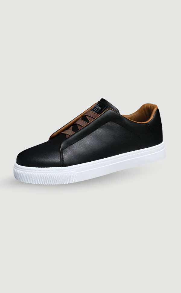 Herresneakers i glat læder med elastiske snørebånd og tyk sål