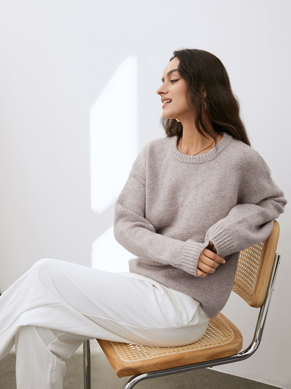 Lekki damski sweter – miękka, luźna warstwa na co dzień