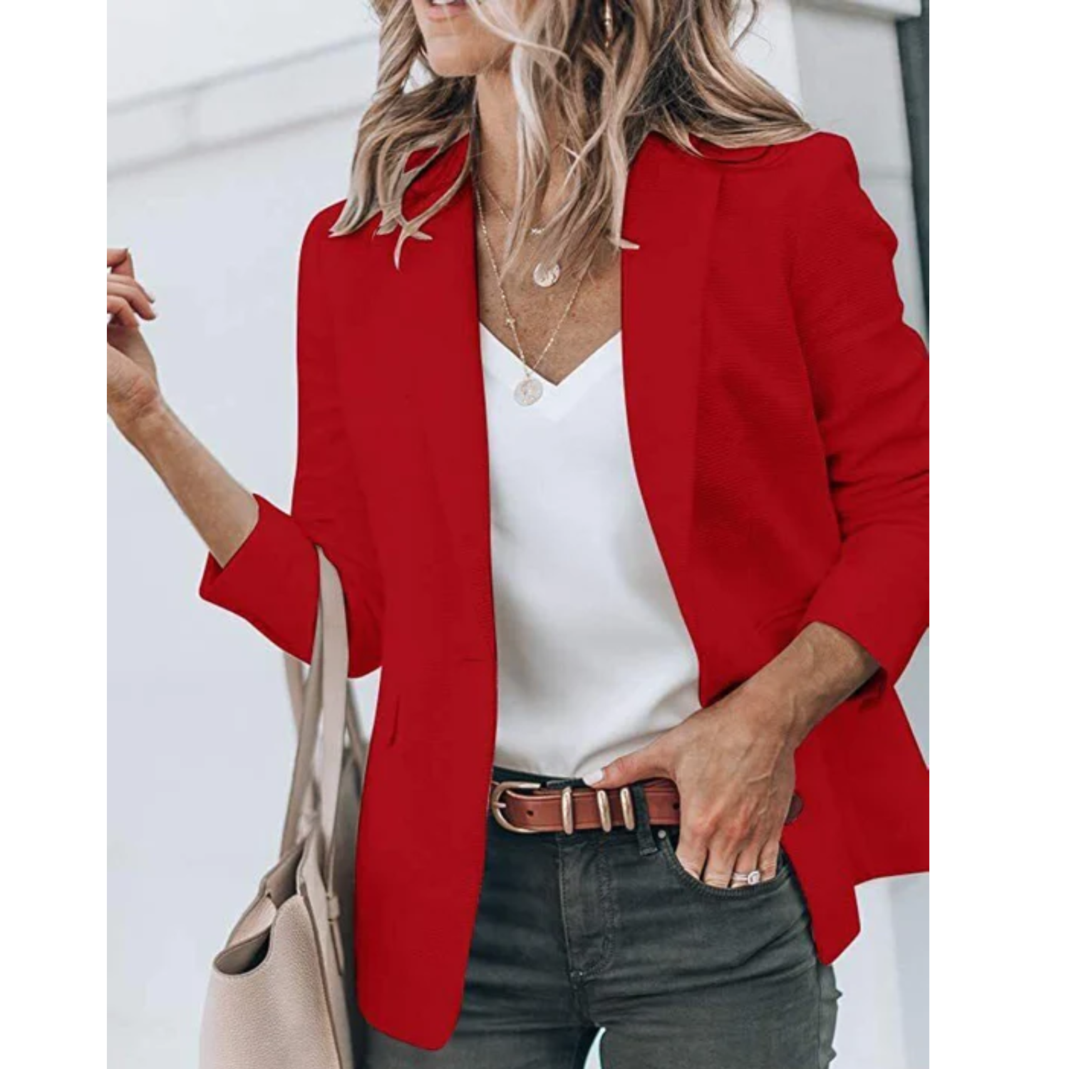 Dámské lehké kancelářské sako bez zapínání – elegantní vrstva na míru do práce i pro smart casual styl