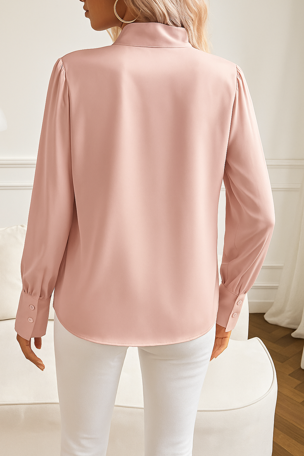 Blusa da donna in raso con fiocco al collo e maniche a sbuffo statement