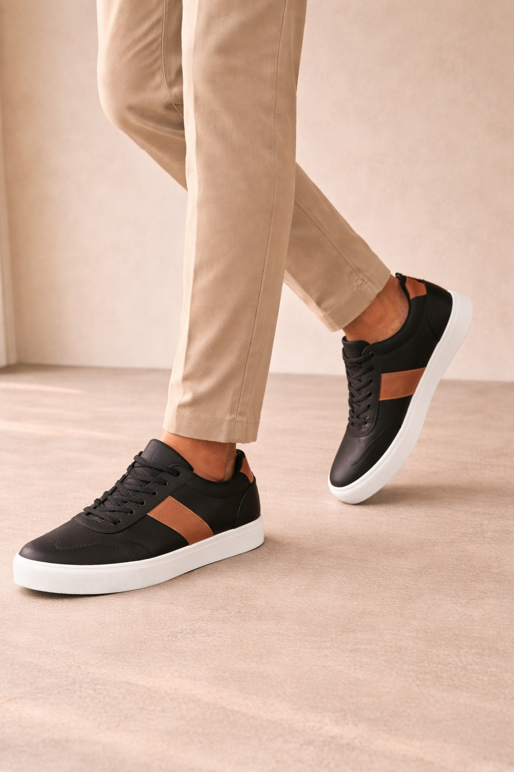 Men’s Lace-Up Casual Sneakers Flat Sole Everyday Shoes