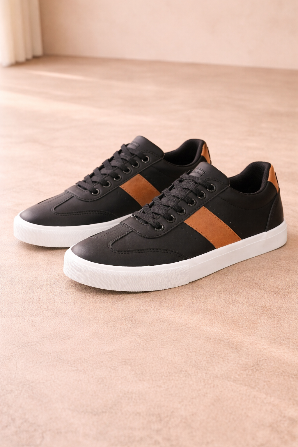 Men’s Lace-Up Casual Sneakers Flat Sole Everyday Shoes