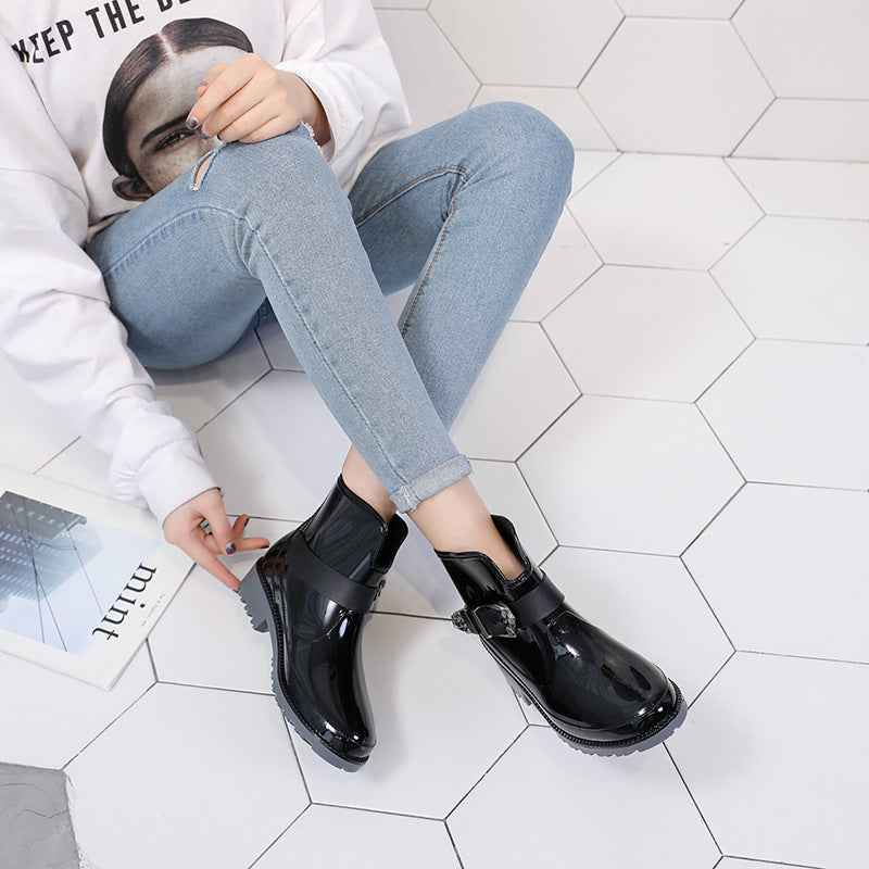 Women’s Glossy Ankle Boots with Buckle Detail – Modern Everyday Boots for Style, Comfort and Confident City Wea