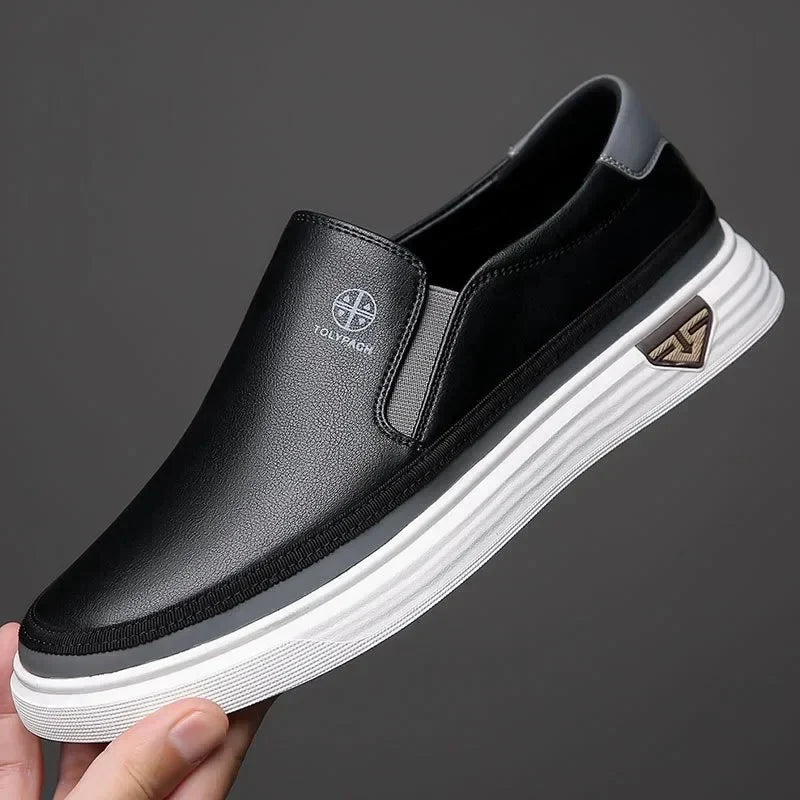 Férfi könnyű bőr slip-on mindennapi kényelmi edzőcipők