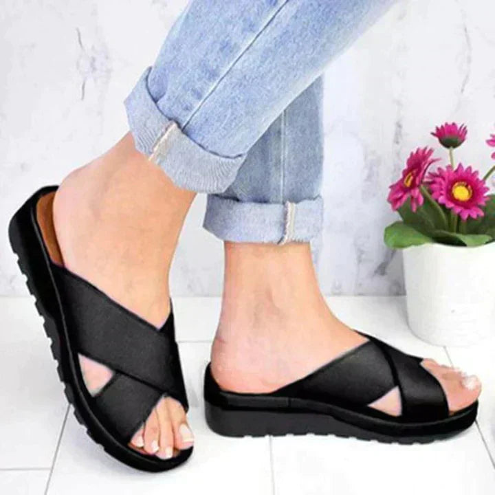Women’s Platform Slide Sandals – Cross Strap Summer Footwear for Everyday Comfort