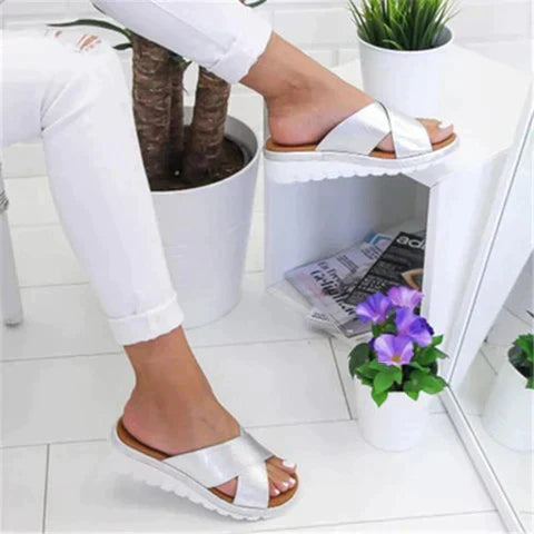 Women’s Platform Slide Sandals – Cross Strap Summer Footwear for Everyday Comfort