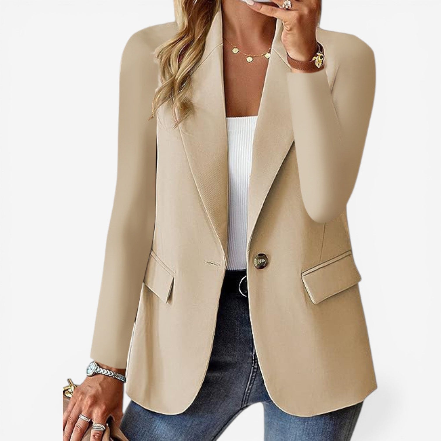 Dámské sako s výraznou klopou – elegantní vrstva s jedním knoflíkem do kanceláře i pro smart casual styl