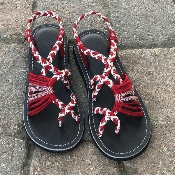 Dámské boho sandály s tkanými pásky – ploché boty s pletenými provazovými pásky a polstrovanou stélkou pro léto, pláž a volný čas
