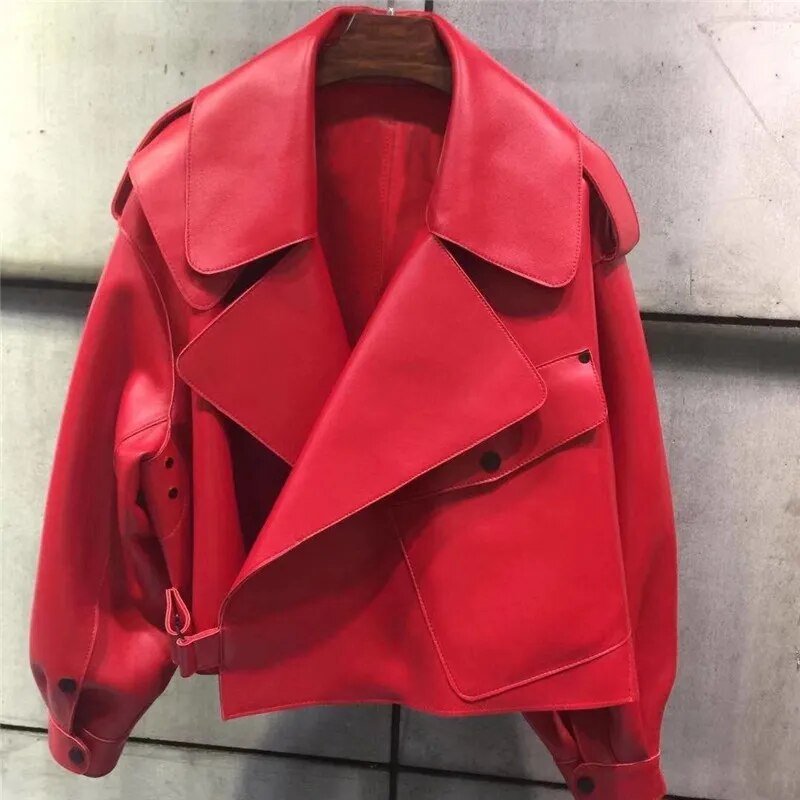 Chaqueta de cuero para mujer con solapas anchas: prenda de abrigo retro llamativa para looks urbanos y de noche