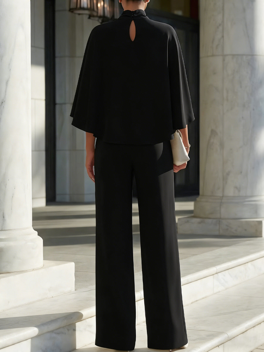 Elegante blouse voor dames met hoge hals en cape-mouwen, en broekset met wijde pijpen en splitzoom - verfijnde tweedelige avond- en gelegenheidsoutfit