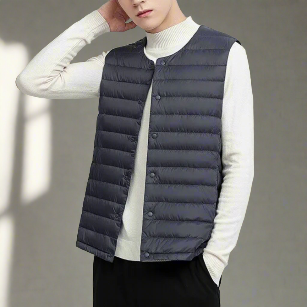 Gilet imbottito leggero da uomo con chiusura frontale a scatto minimalista