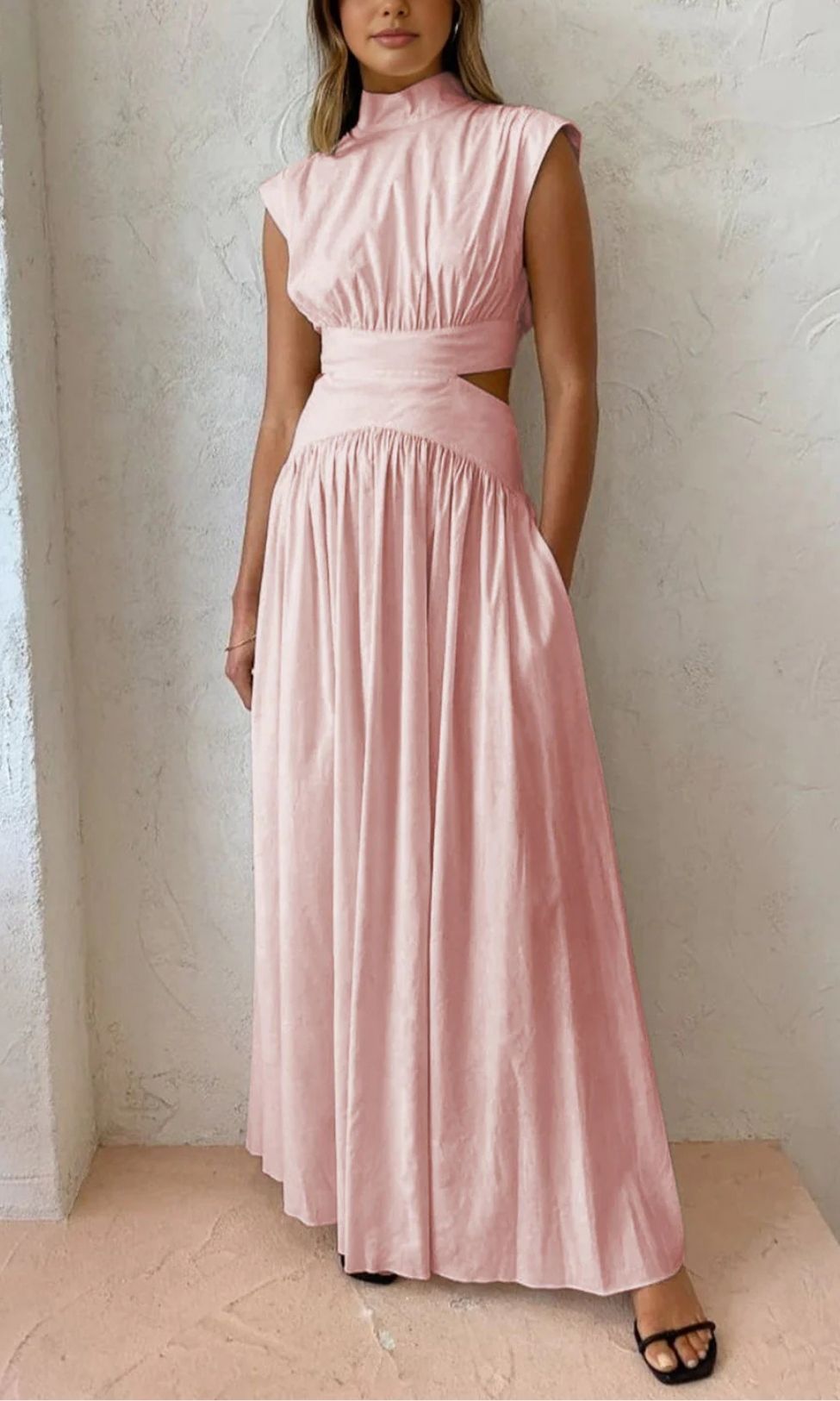 Dámské maxi šaty s vysokým límcem, bez rukávů, s průstřihem v pase, elegantní a splývavý styl