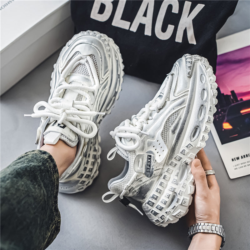 Herresneakers med lagdelte paneler og chunky sål