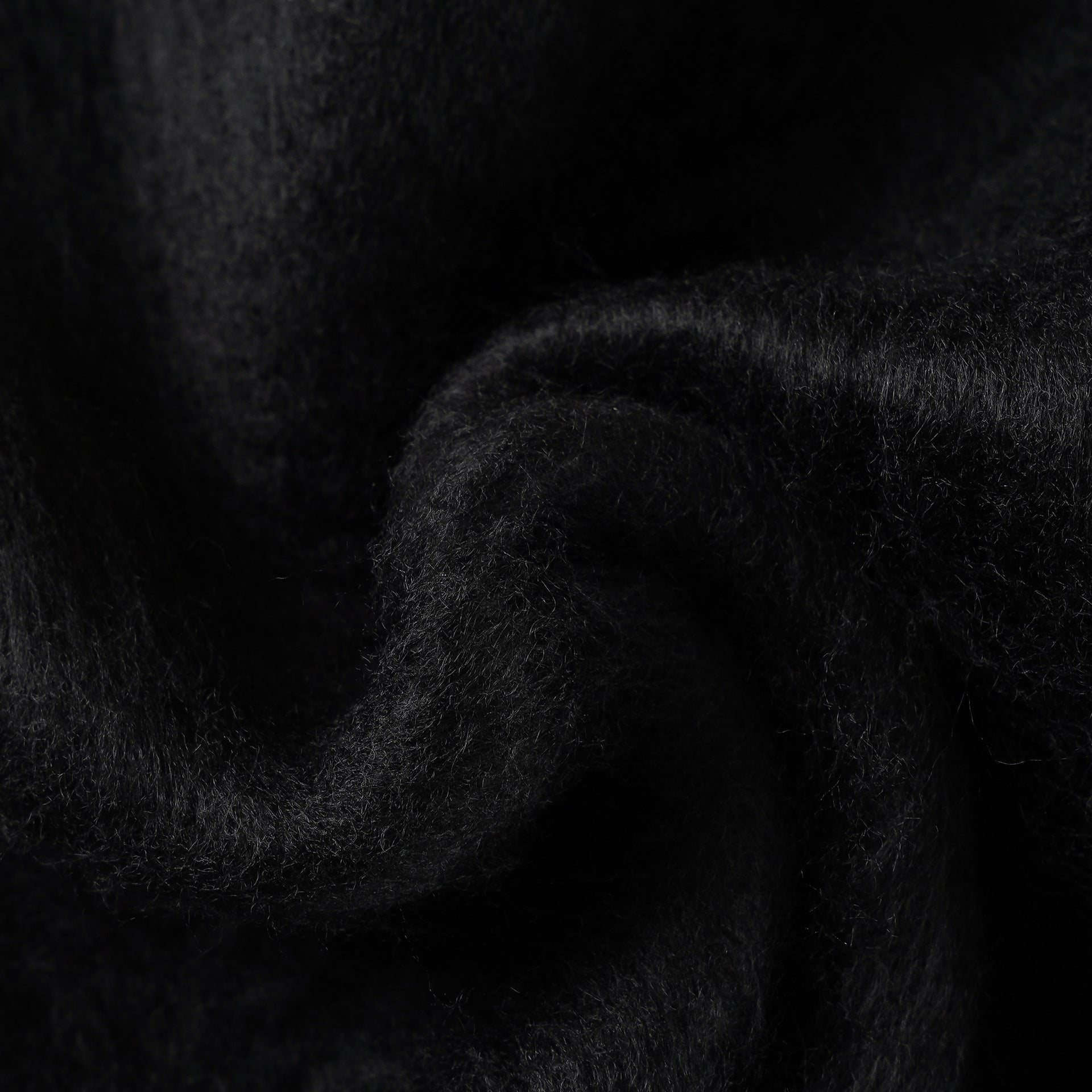 Men’s Cashmere Fringe Scarf – Soft Winter Accessory for Refined Everyday Layering
