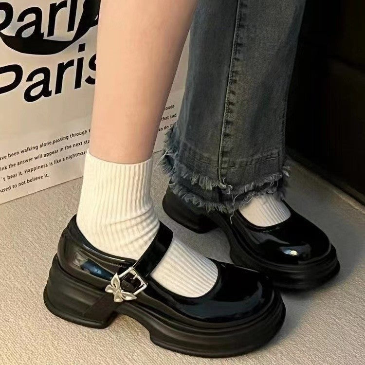 Damen-Plateau-Mary-Janes mit Schmetterlingsschnalle – glänzende Blockabsätze für Outfits im Retro-Stil