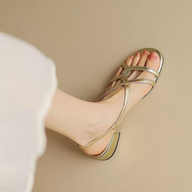 Sandales à brides arrière et petit talon carré pour femme - chaussures élégantes à bout ouvert et bride à boucle pour les mariages, les dîners, les fêtes estivales, les vacances, les soirées et les occasions raffinées