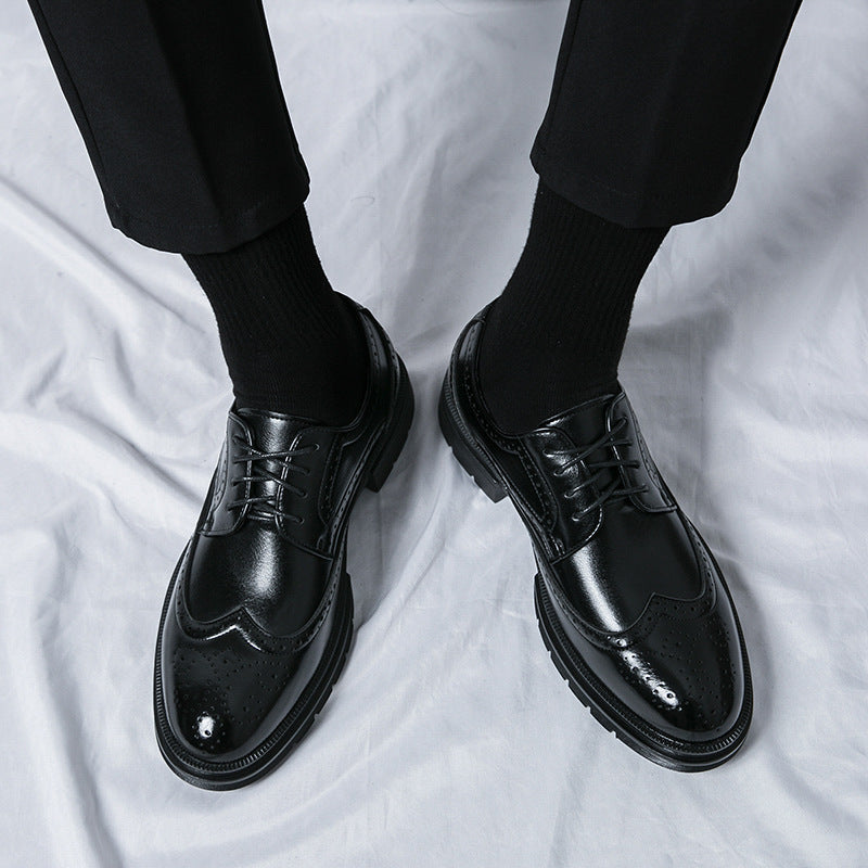 Zapatos brogue de punta alada para hombre con perforaciones decorativas y suelas gruesas - Estilo Derby con cordones para la oficina y conjuntos elegantes informales