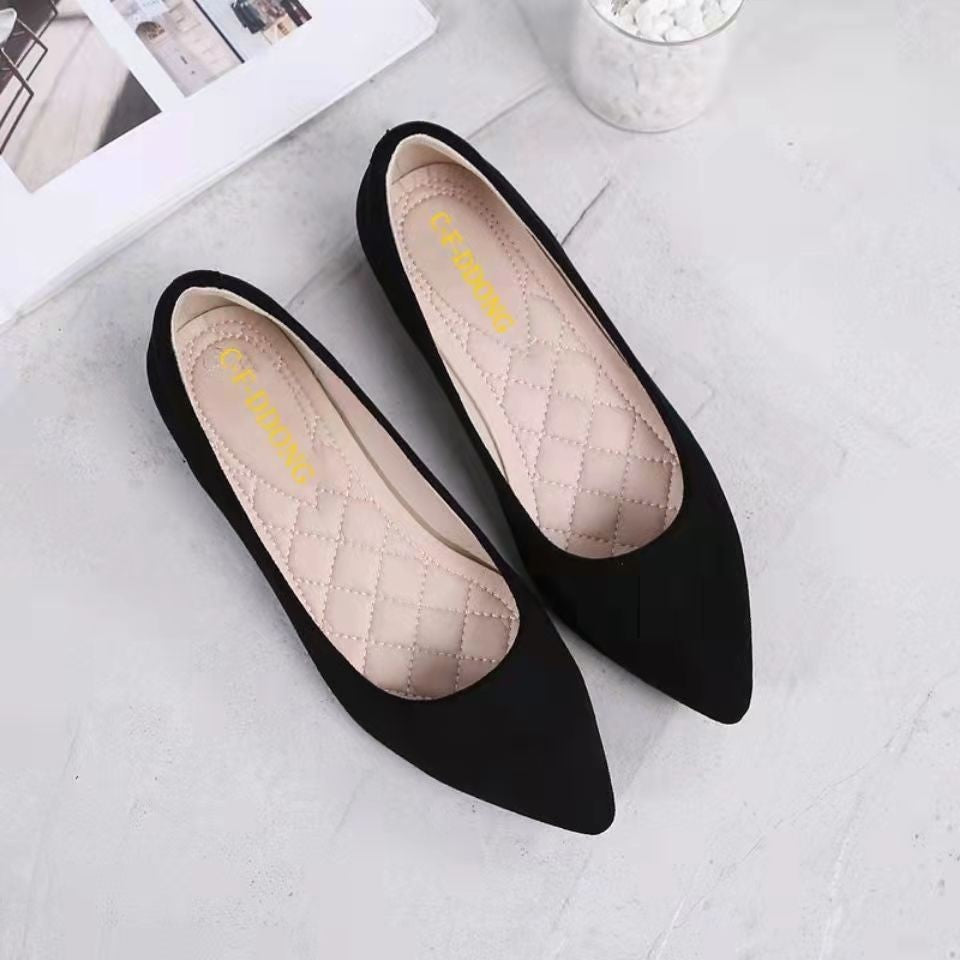 Balerini de damă cu vârf ascuțit și branțuri matlasate – pantofi slip-on minimalisti pentru ținute de birou și ocazii speciale