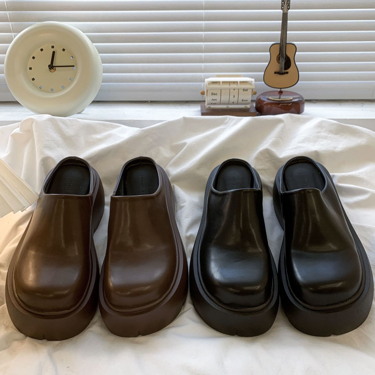 Zuecos de plataforma cerrados de mujer - Mules minimalistas sin cordones con suelas gruesas esculpidas