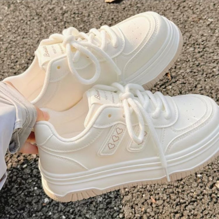 Women’s Low-Top Platform Trainers with Printed Detail – Lace-Up Casual Shoes for Everyday Styling