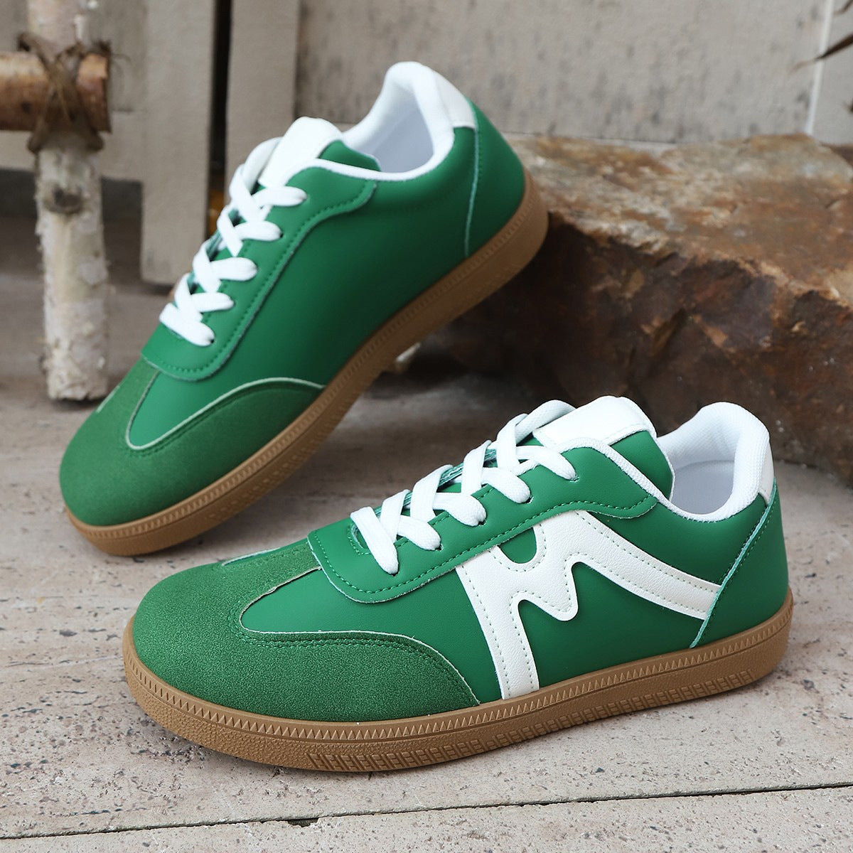 Zapatillas retro de estilo cancha para mujer con paneles texturizados en la puntera – Calzado de perfil bajo con cordones para el fin de semana