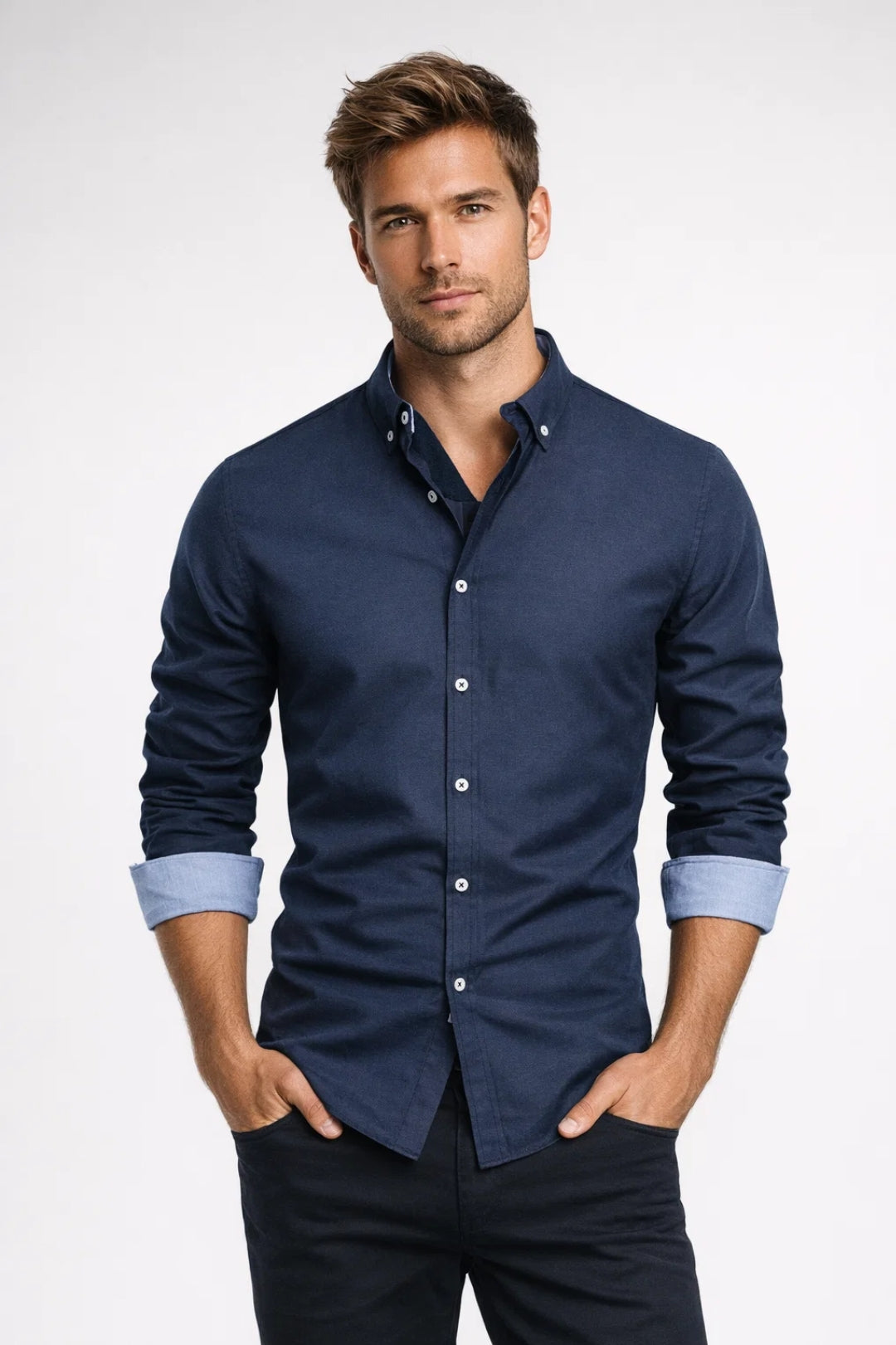 Ανδρικό πουκάμισο slim fit με γιακά κουμπί και μανσέτες σε αντίθεση χρώματος