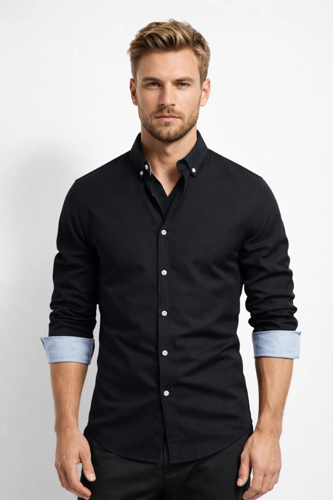 Ανδρικό πουκάμισο slim fit με γιακά κουμπί και μανσέτες σε αντίθεση χρώματος