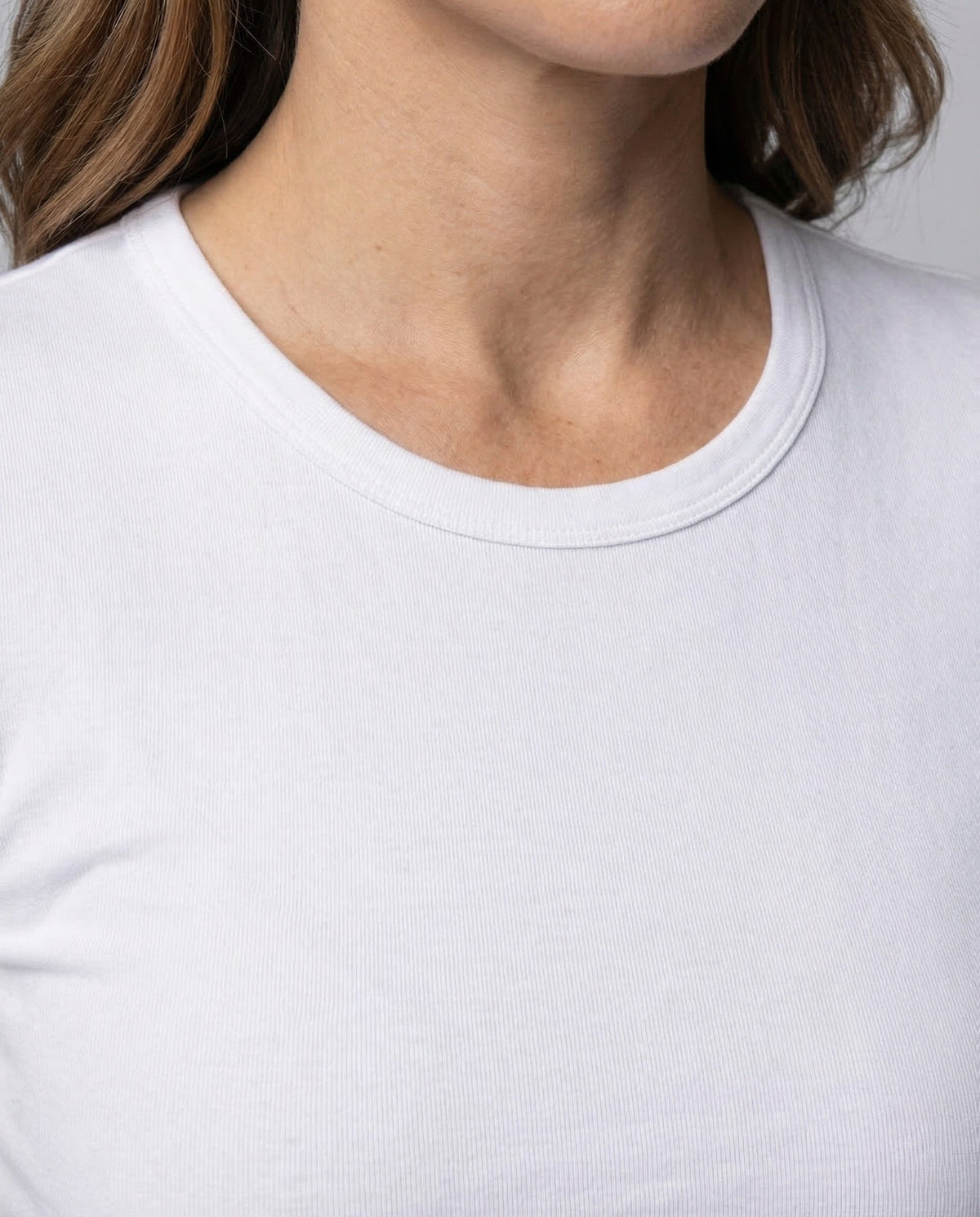 Jeans mom da donna dal taglio comodo con orli risvoltati – Denim a vita alta e gamba affusolata da indossare ogni giorno