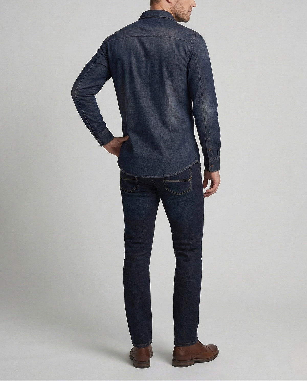 Herrenjeanshemd mit schmaler Passform und Brusttaschen mit Klappe – Langarmhemd mit Knopfleiste für lässige Wochenend-Outfits
