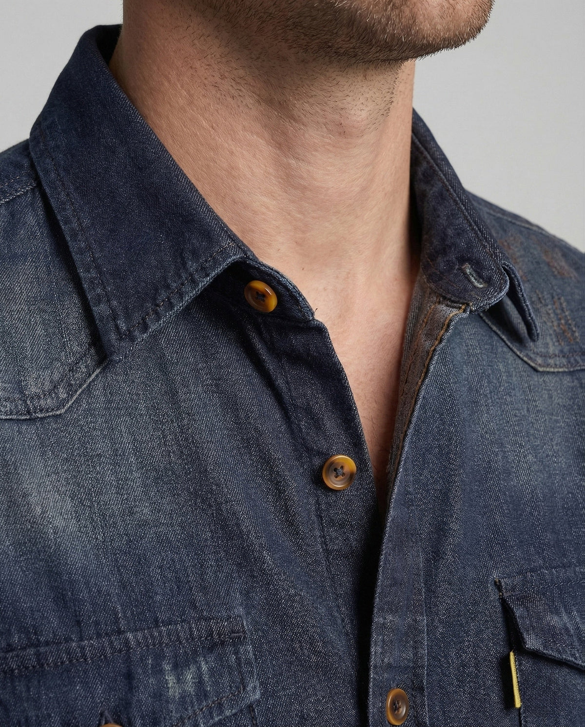 Herrenjeanshemd mit schmaler Passform und Brusttaschen mit Klappe – Langarmhemd mit Knopfleiste für lässige Wochenend-Outfits