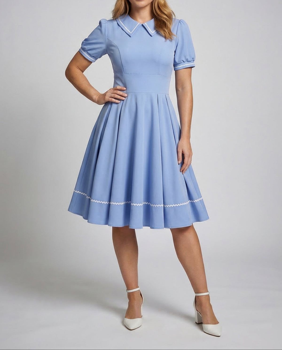 Schwingendes Kleid für Damen im Vintage-Stil mit spitzem Kragen und Puffärmeln – tailliert mit weitem Rock für Partys und besondere Anlässe