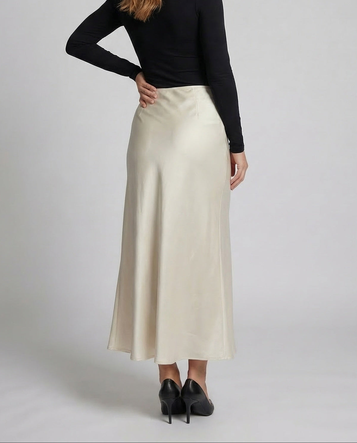 Maxirock aus Satin für Damen mit geschwungenen Einsätzen – Hoch geschnittener, fließender ausgestellter Rock für Abendgarderobe und elegante Freizeitlooks
