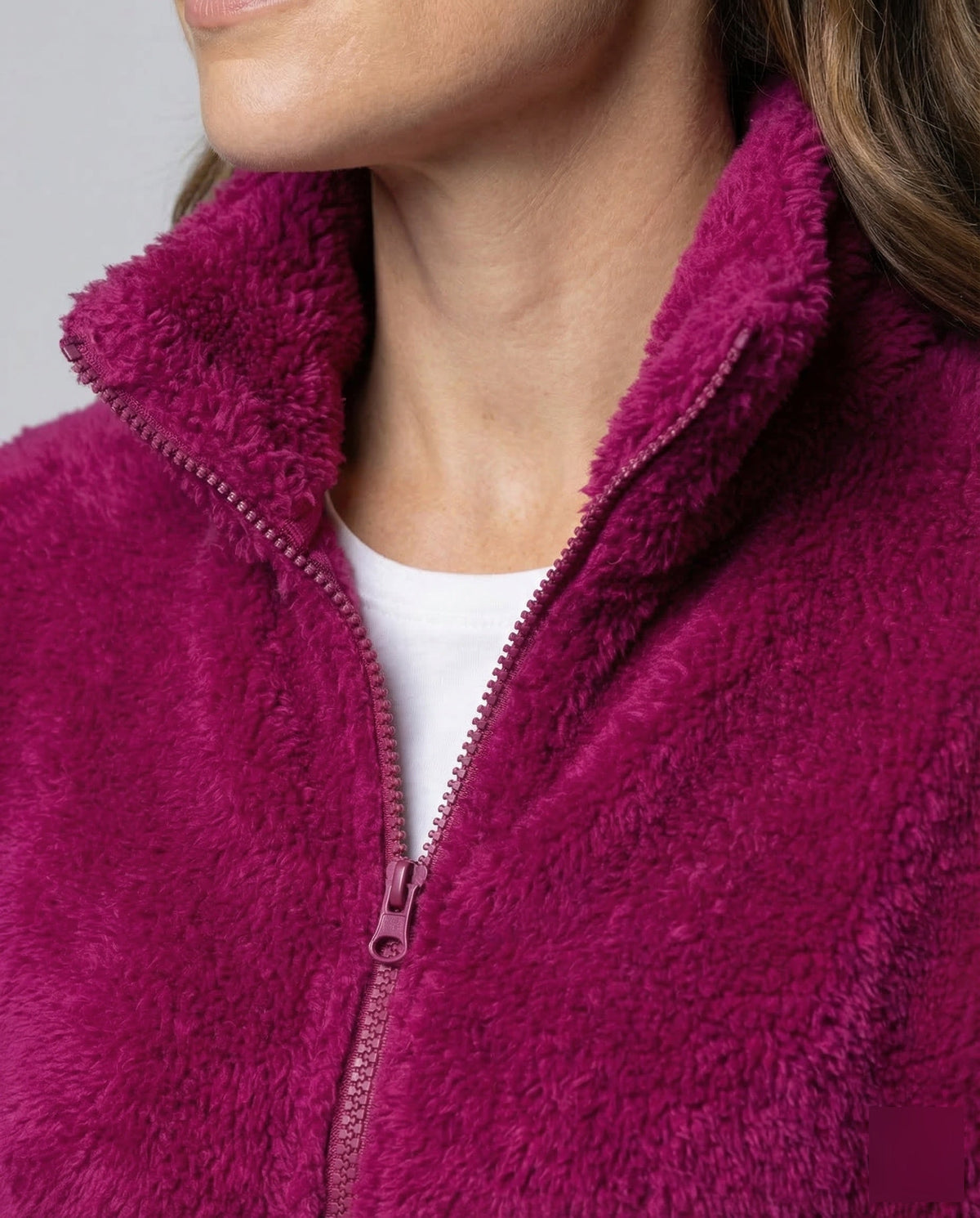 Plüschige Fleecejacke für Damen mit hohem Stehkragen und durchgehendem Reißverschluss – lässige, hüftlange Schicht für den Herbst und kühlere Tage