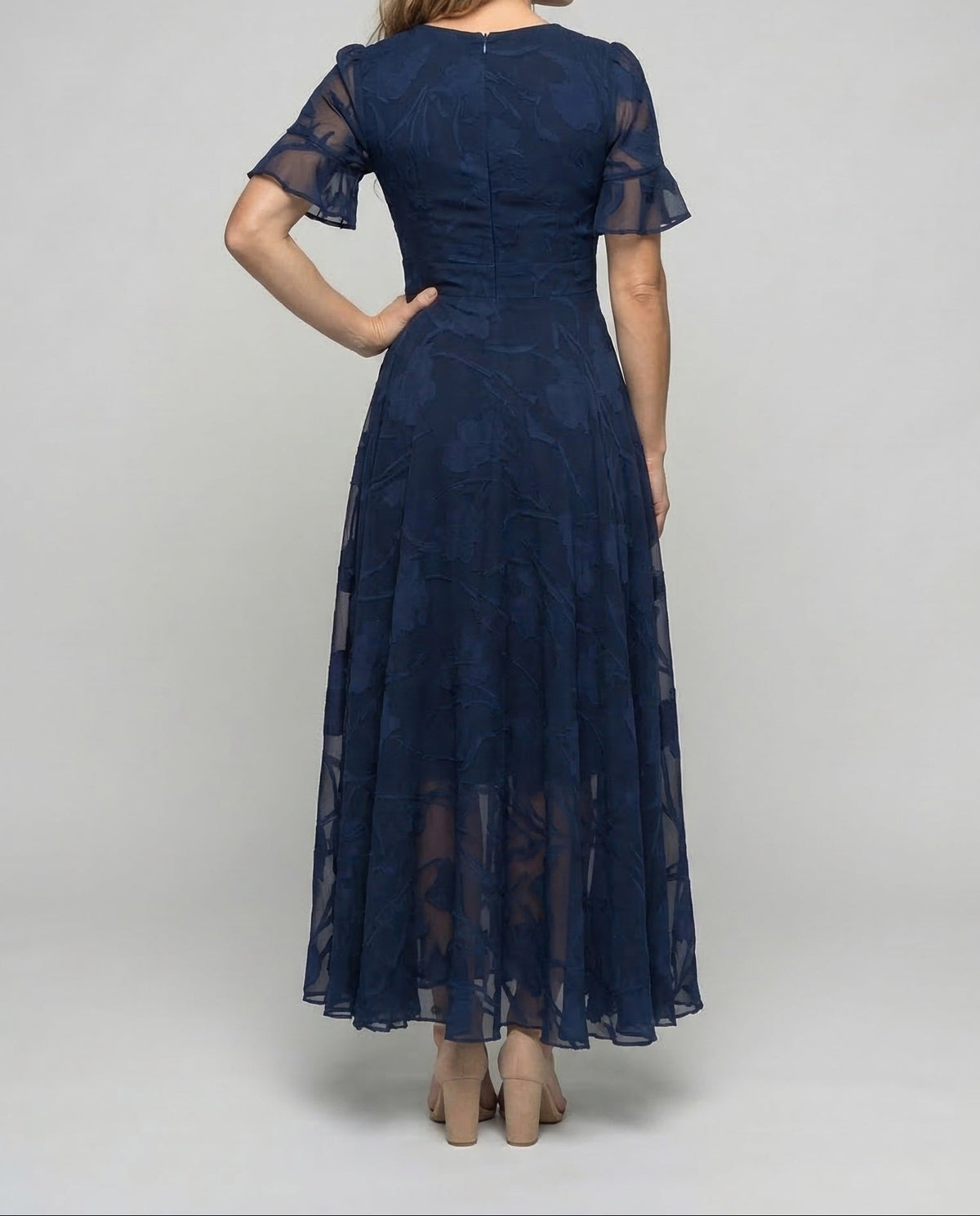 Robe longue à col V pour femme avec manches volantées transparentes et taille marquée - Coupe trapèze fluide pour les mariages et les réceptions en soirée