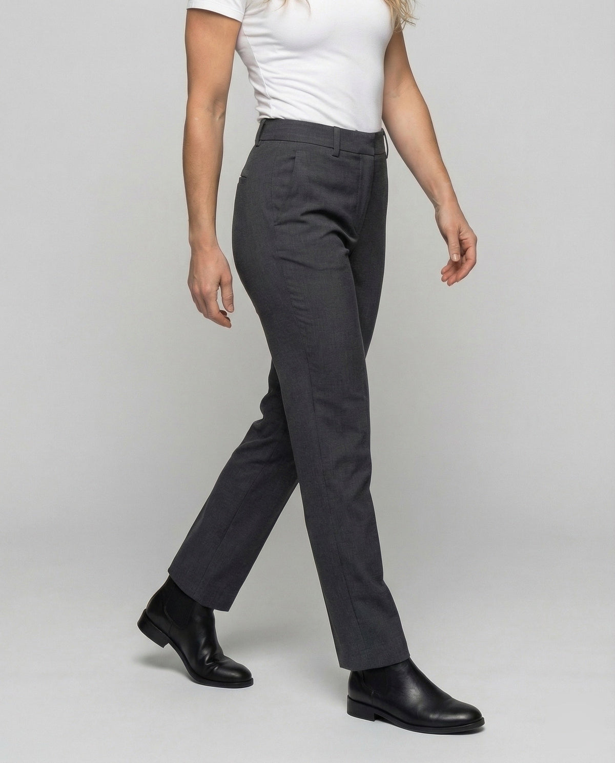 Pantalones de vestir para mujer con pinzas marcadas y trabillas para cinturón - corte ajustado y estrecho en el bajo para la oficina y looks elegantes informales
